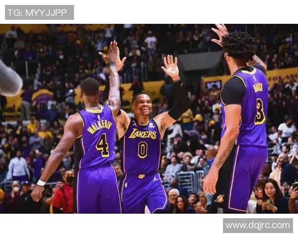 今天湖人对阵活塞的比赛结果揭晓球迷们的期待与惊喜交织