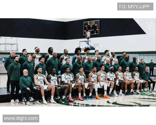 勇士雄鹿圣诞大战精彩对决NBA赛场火花四溅引人瞩目